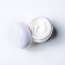 Load image into Gallery viewer, Matinika™ Age Defying Cream Starter Kit
